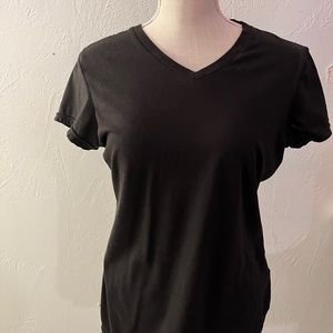 Simple comfy v neck top